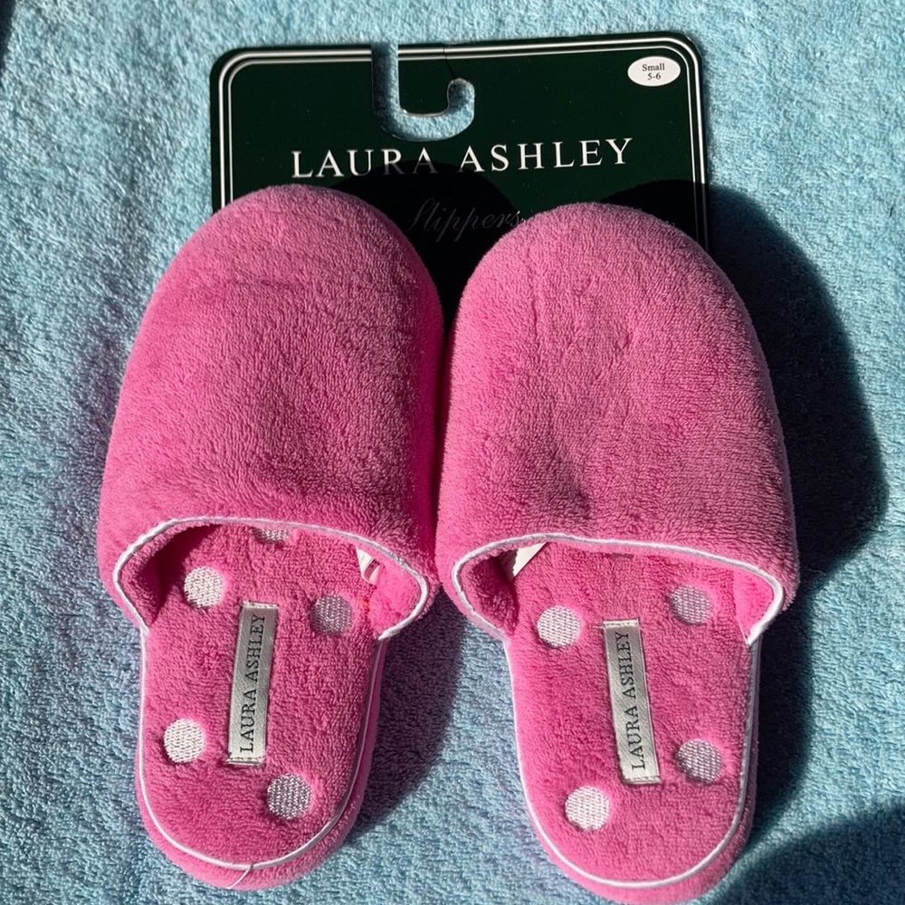 3/$15 Laura Ashley slippers pink with polka dot embroidered size 5 - 6